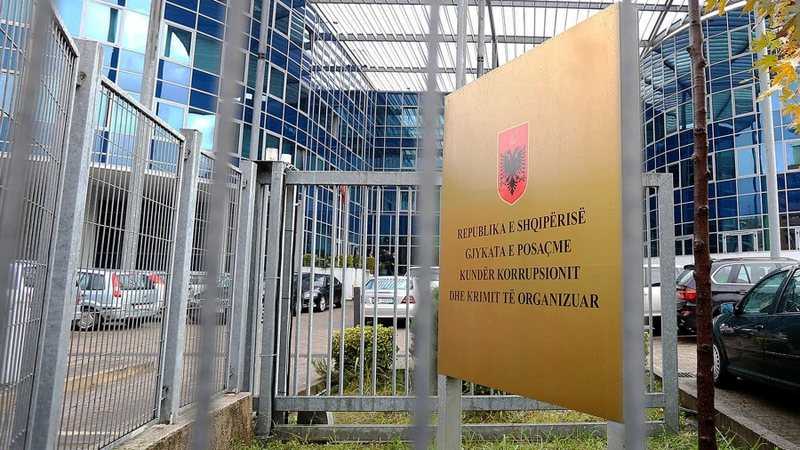 Publikimi i dosjes pas arrestimit të Dakos, SPAK nis hetimin ndaj personave që nxorën sekretin hetimor