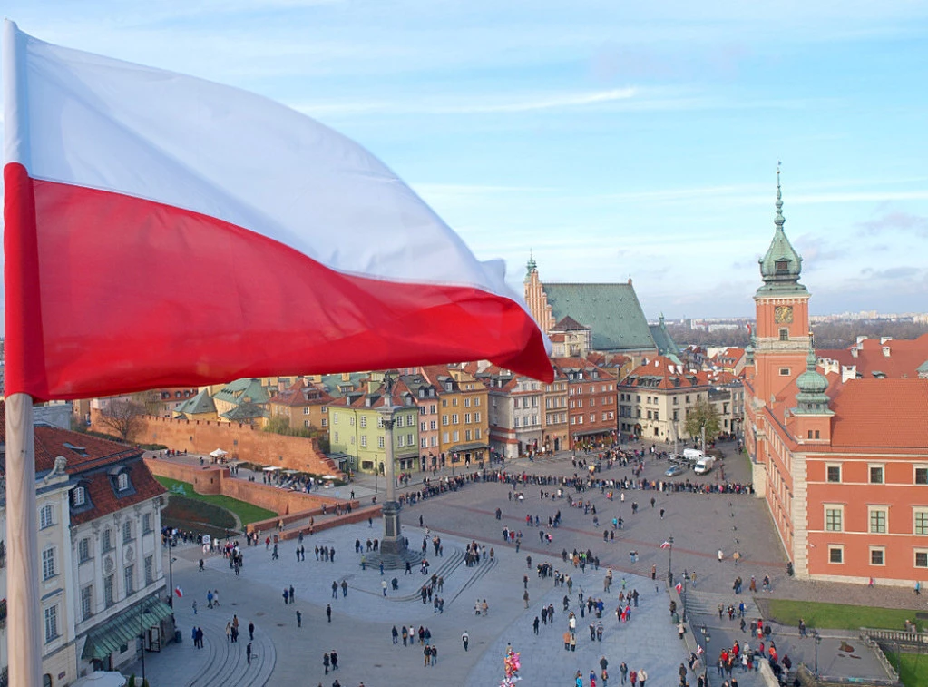 Polonia i kërkon NATO-s të vendosë armë bërthamore në territorin e saj