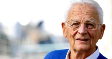 Ndahet nga jeta n&euml; mosh&euml;n 97-vje&ccedil;are sociologu francez, Alain Turenne