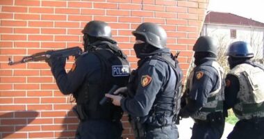 VIDEO/ Kontrolle “blic”, FNSH dhe Policia rrethojnë Fushë-Krujën