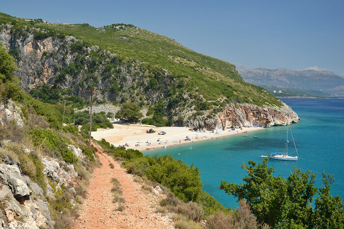 Destinacionet më të mira për të udhëtuar vetëm, mes tyre edhe Shqipëria