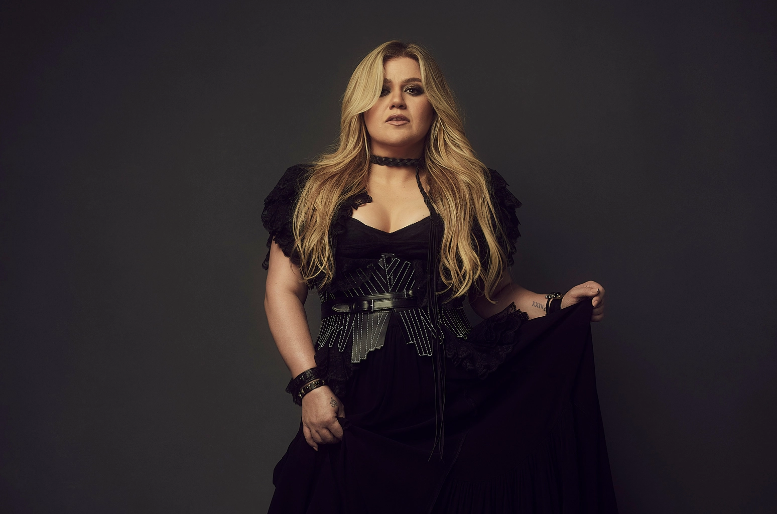 Kelly Clarkson flet për ‘divorcin e tmerrshëm’ dhe akuzat për emisionin e saj