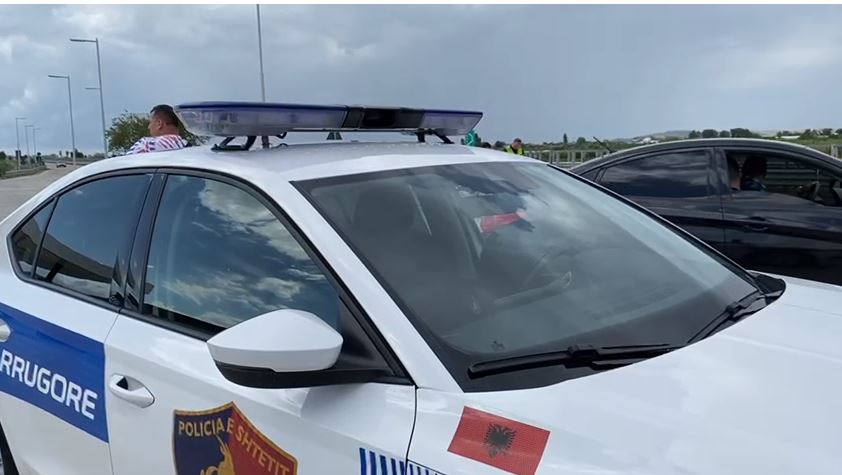 Vërdallisej me makinë të vjedhur në Spanjë dhe kanabis, arrestohet 30-vjeçari në Vlorë