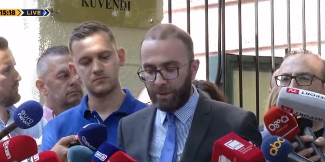 Bardhi: Kryesia i hoqi kompetencat sekretarit, kjo e dobëson nuk e forcon PD-në