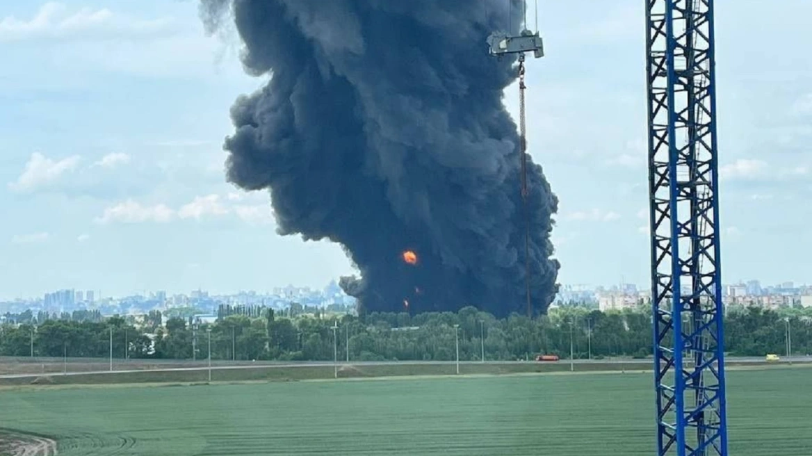 Tensionet në Rusi, zjarr në një depo nafte në Voronezh