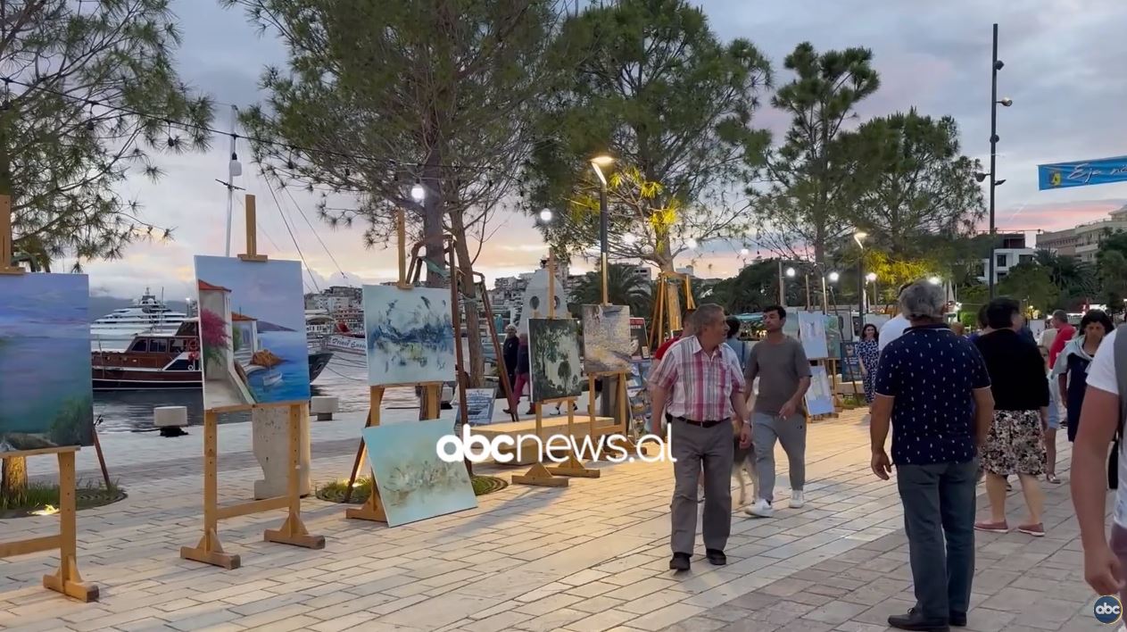 Ekspozitë për turistët/ Artistë nga treva të ndryshme prezantuan punimet në Sarandë