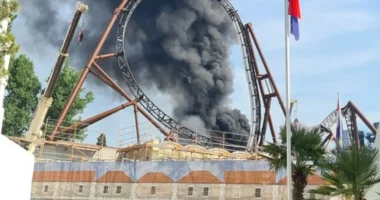 VIDEO/ Përfshihet nga zjarri parku i njohur si “Disneyland i Gjermanisë”