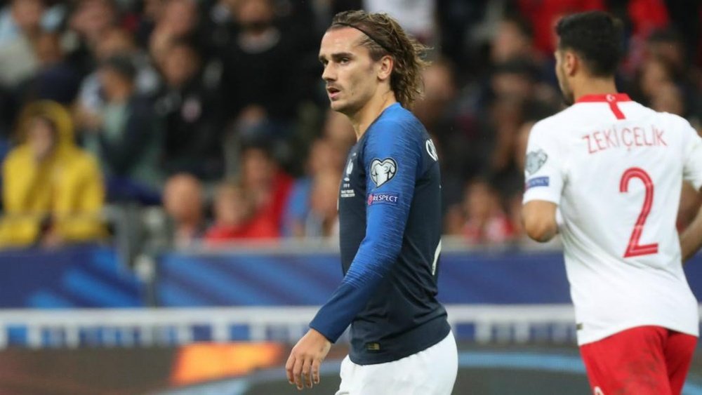 Griezmann rrëfehet për çështjen e shiritit të kapitenit te “Gjelat”: Kur ia dhanë Mbappes, kam pasur dhimbje në stomak disa ditë