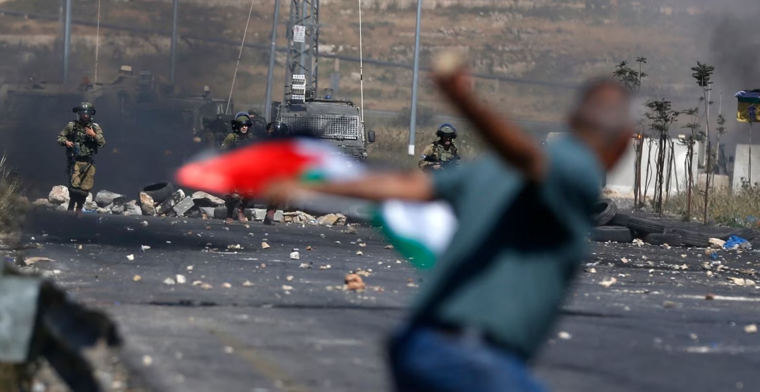 Izraeli kryen bastisje në Ramallah, dhjetëra të plagosur gjatë përleshjeve