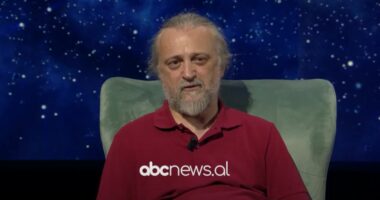 Kapidani zbulon si e u njoh për herë të parë me muzikën ‘Jazz’: 13-vjeç gjeta ca revista të ndaluara të babait
