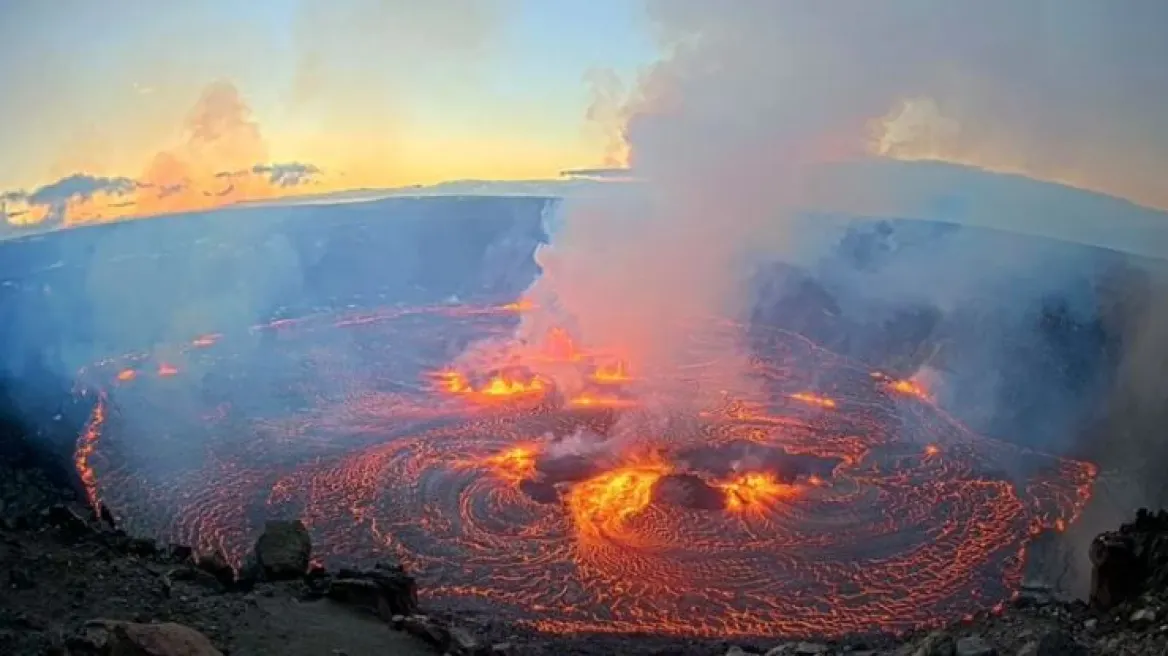 Peisazhi i frikshëm/ Kilauea, një nga vullkanet më aktivë në botë, ka shpërthyer sërish