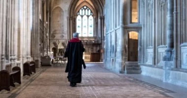 Klerikët e Kishës së Anglisë kërkojnë rritje pagash për herë të parë në histori