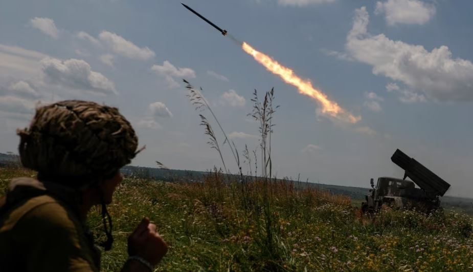 Ukraina vazhdon ofensivën e saj pavarësisht kaosit në Rusi