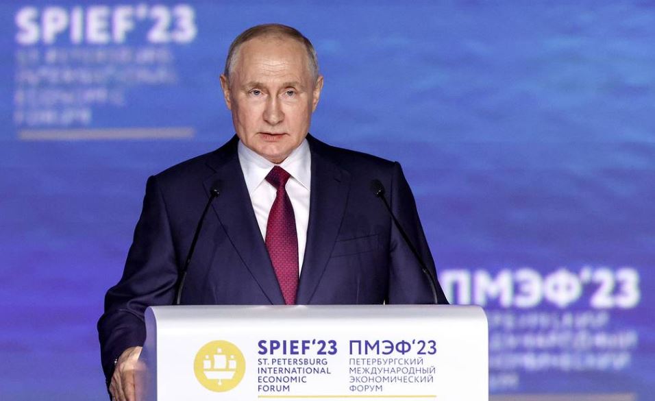 Putin: NATO tashmë është e përfshirë në luftë, kemi më shumë armë bërthamore se ata