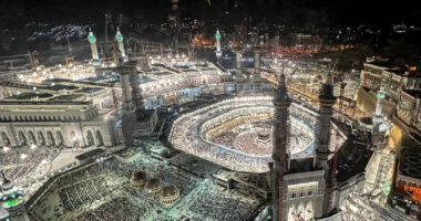 Në Mekë pa masa, pas pandemisë miliona pelegrinë në vendin e shenjtë