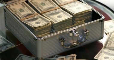 Njeriu më i pasur në vendin më të varfër në botë!