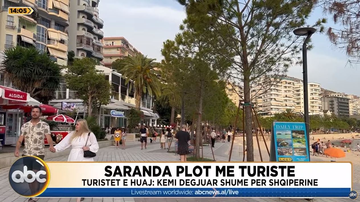 “Na e kanë përshkruar si Maldivet e Europës”, Saranda plot me turistë të huaj: Kemi dëgjuar shumë për Shqipërinë