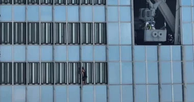 Tentoi të ngjitej në rrokaqiellin më të lartë në botë, arrestohet “spiderman-i” britanik
