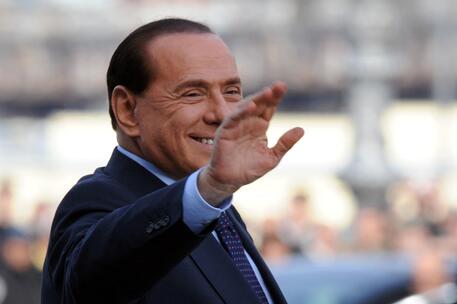 Hapet testamenti/ Kush do të përfitojë pasurinë e Silvio Berlusconit?