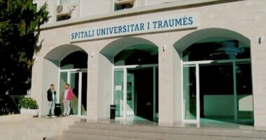 U plagos n&euml; aksident, 40-vje&ccedil;ari nd&euml;rron jet&euml; n&euml; spital