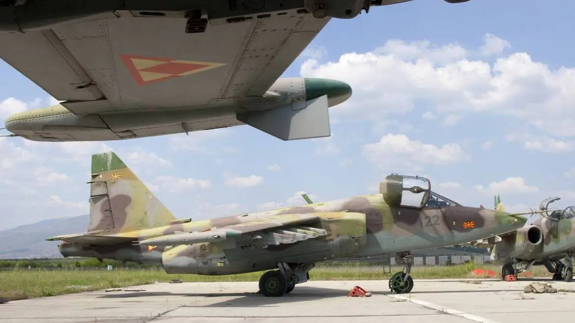 Lufta në Ukrainë/ Rusët rrëzojnë avionin luftarak Su-25 në Kherson