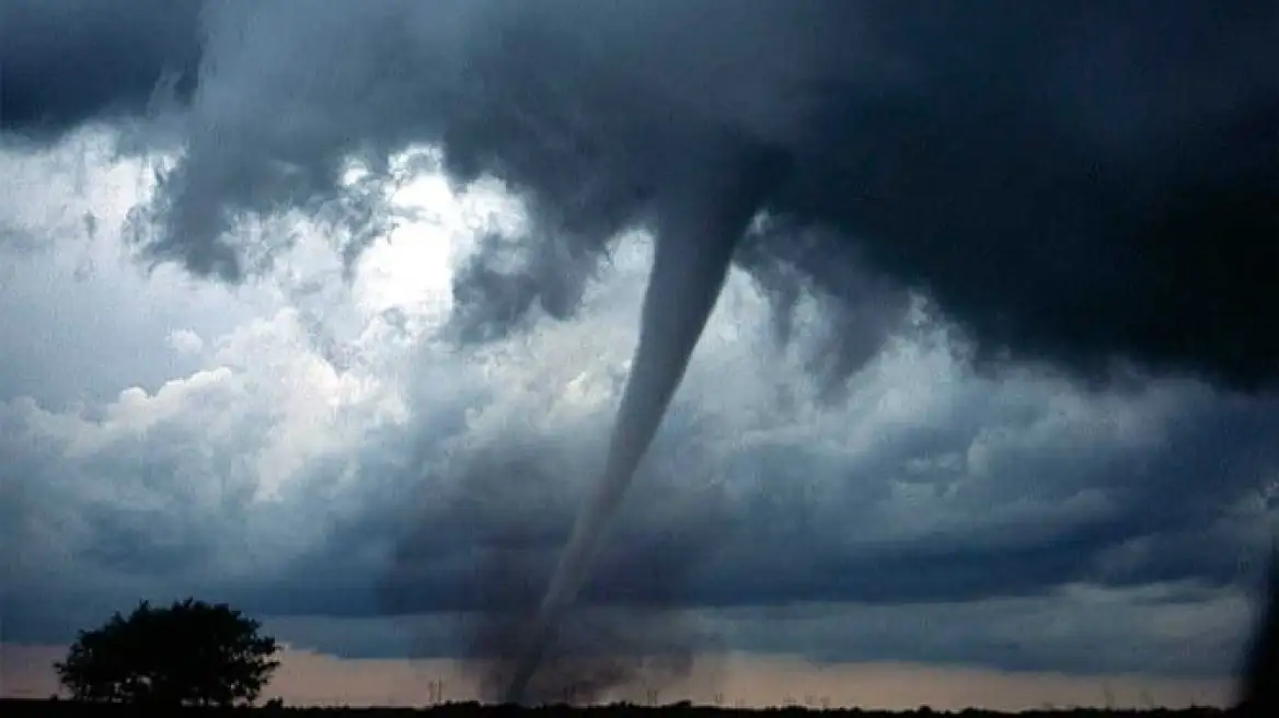 Tornado shkatërruese në Misisipi të SHBA-së, një i vdekur dhe dhjetëra të plagosur