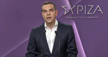 Tsipras: Nuk jap dorëheqjen, por e lë të vendosin anëtarët e SYRIZA-s