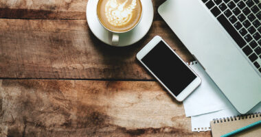 Gabimi që bëjmë kur pimë kafe në zyrë