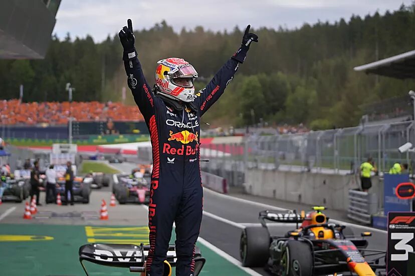 Verstappen kërkon t’i “rrëmebejë” Hamilton, triumfin në “Silverstone”