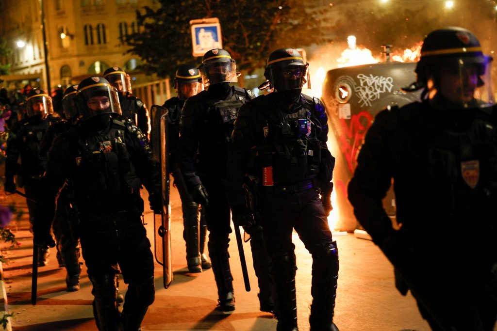 Protestat në Francë/ Qeveria kërcënon prindërit e protestuesve të mitur me dy vite burg