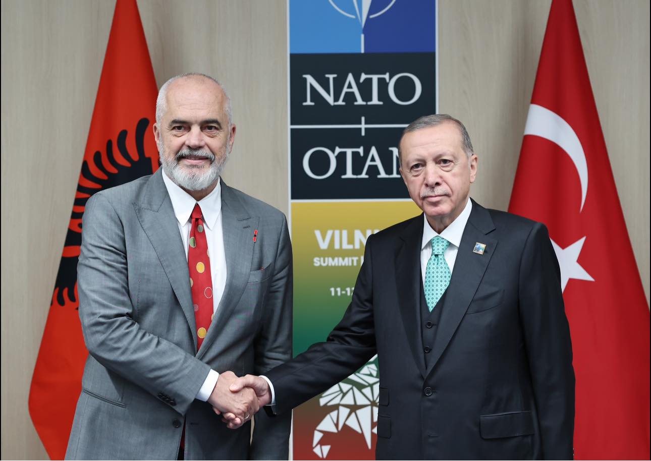 Samiti i NATO-s/ Rama takon në Vilnius, Presidentin Erdogan: Diskutuam situatën në rajon, veçanërisht veriun e Kosovës