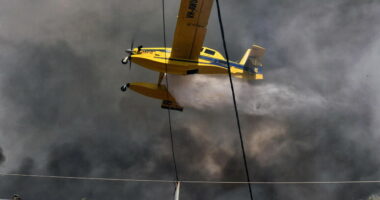 Flakët kanë përfshirë Korfuzin, evakuohen 17 fshatra në Greqi