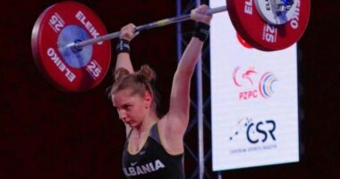 Tri medalje ari në peshëngritje, 15-vjeçarja shqiptare kampione Europe