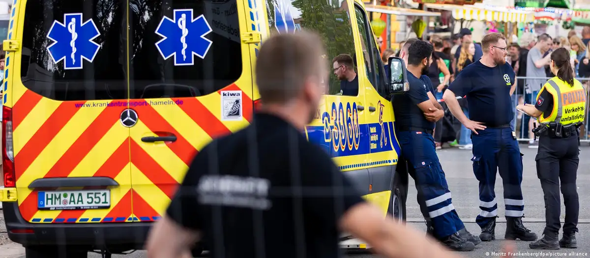 Gjermani/ Makina humb kontrollin dhe hyn në një panair, 5 të plagosur