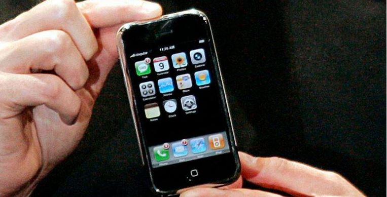 iPhone i gjeneratës së parë nga viti 2007 shitet për shifrën marramendëse