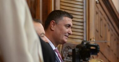 Shkarkohet ministri që mbështeti SHBA/ Serbi, ministri i Ekonomisë kishte kërkuar vendosjen e sanksioneve Rusisë