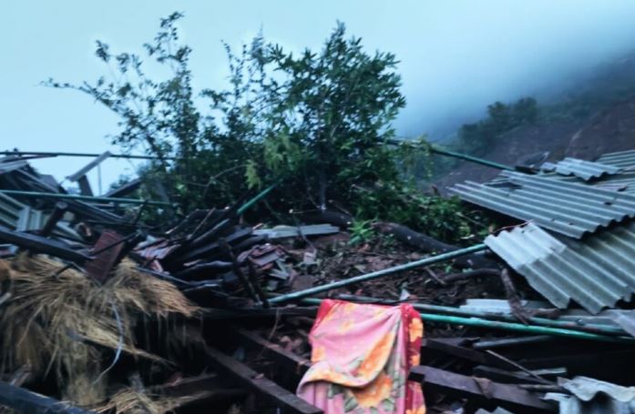 Rrëshqitjet e dheut në Indi, 5 të vdekur dhe mbi 100 të zhdukur