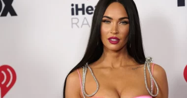 Megan Fox mbulon përgjithmonë tatuazhin me emrin e ish-bashkëshortit
