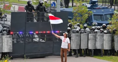 Vdes në burg i burgosuri politik dhe artisti bjellorus Ales Pushkin