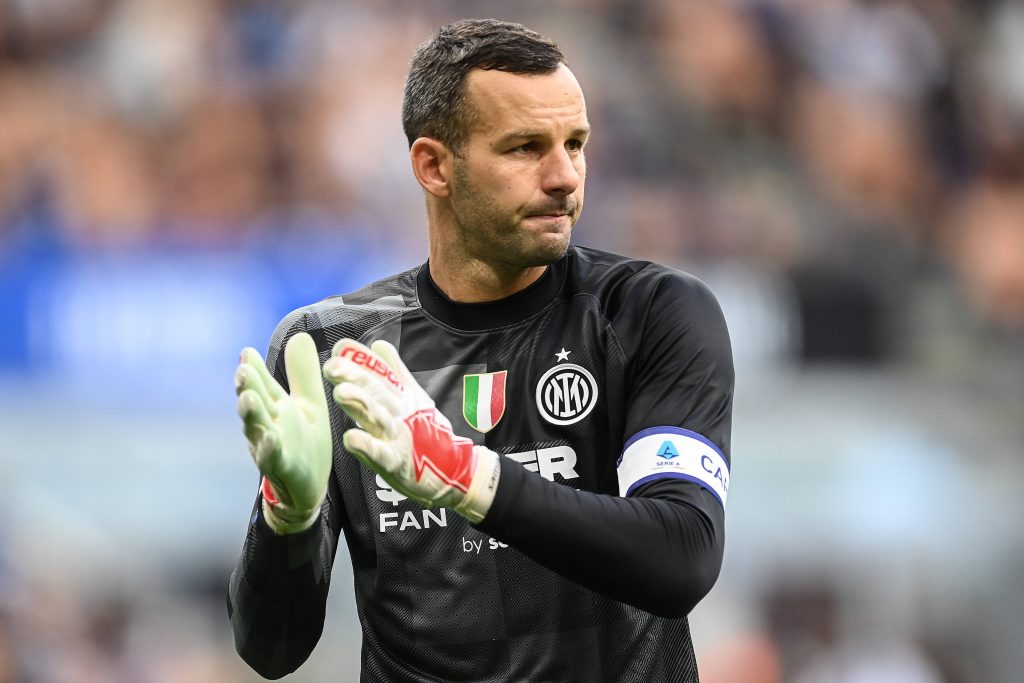 I jep lamtumirën “zikaltërve” pas 11 vitesh, Handanovic: Faleminderit për gjithçka