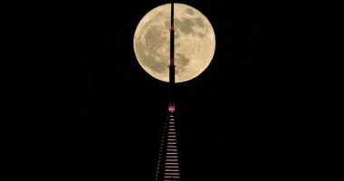 Spektakël në qiell/ Si rrallëherë, sonte do të jenë të dukshëm Superhëna, Marsi dhe Mërkuri