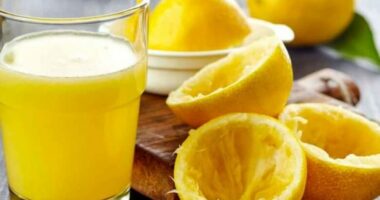 Pse duhet të konsumoni ujë me limon? Ja përfitimet shëndetësore që sjell