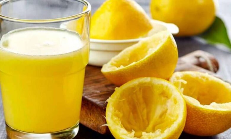 Pse duhet të konsumoni ujë me limon? Ja përfitimet shëndetësore që sjell