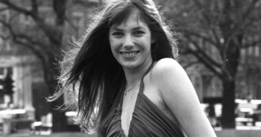 Franca vajton Jane Birkin/ Mesazhet prekëse për artsisten legjendare, nga Macron te kryeministrja Bourne