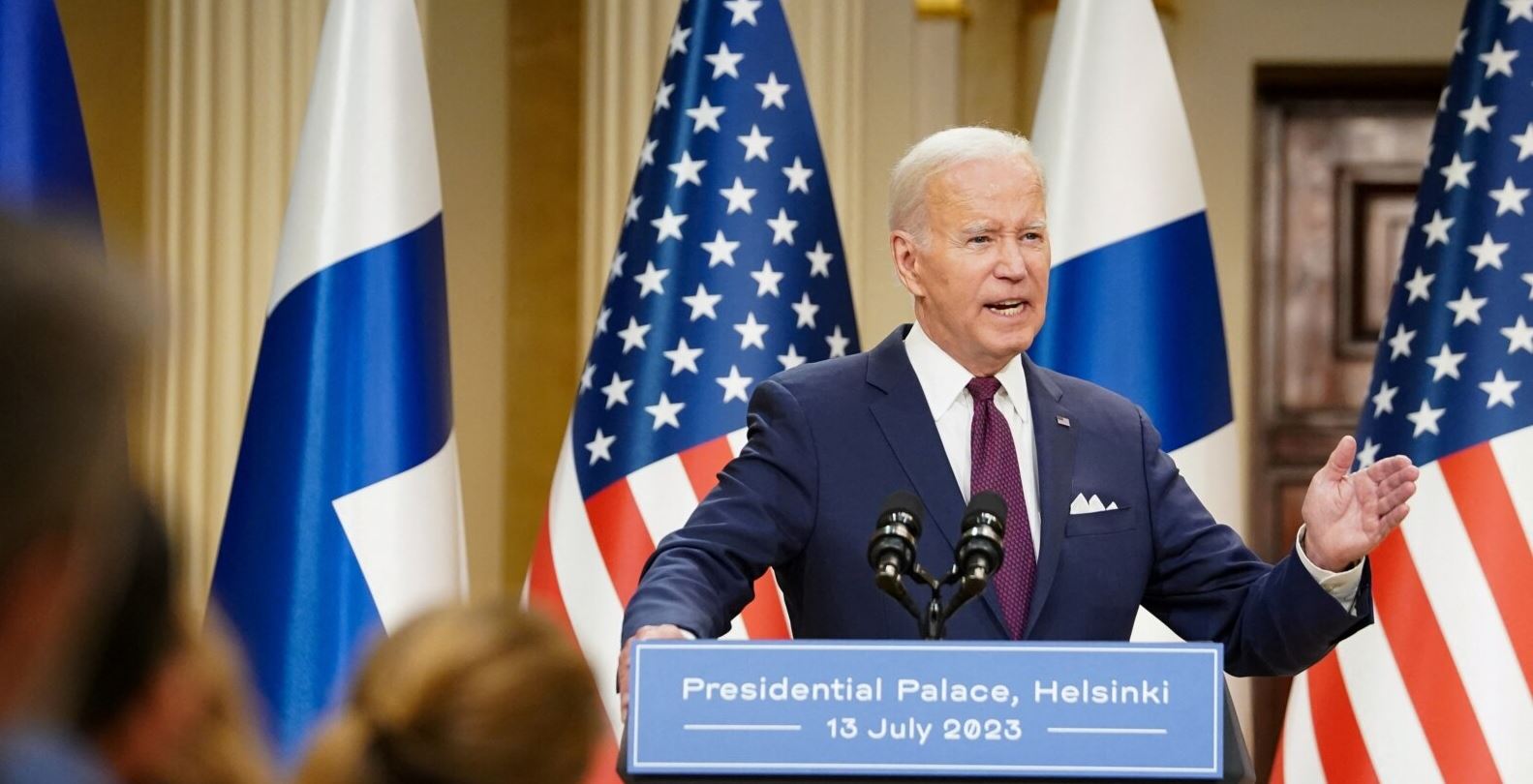 Biden do të nxjerrë rregulla të reja që kufizojnë investimet amerikane në Kinë