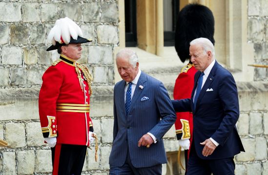 Joe Biden në Kështjellën Windsor, takohet me mbretin Charles III