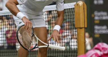 VIDEO/ Shfryu nervat te raketa, Novak Djokovic gjobitet me një shifër individuale rekord