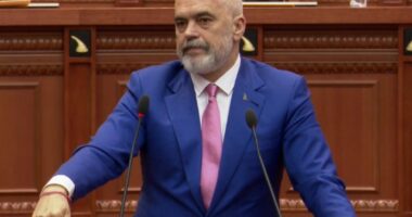 Nuk ka interpelancë me Ramën/ Gogu: I dhamë leje SPAK, puna e Kuvendit mbaroi