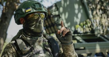 Më shumë se 60 ushtarë ukrainas dorëzohen nga forcat ruse