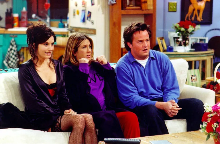 “Friends”, gabimi që vunë re fansat e serialit një dekadë pas përfundimit të tij